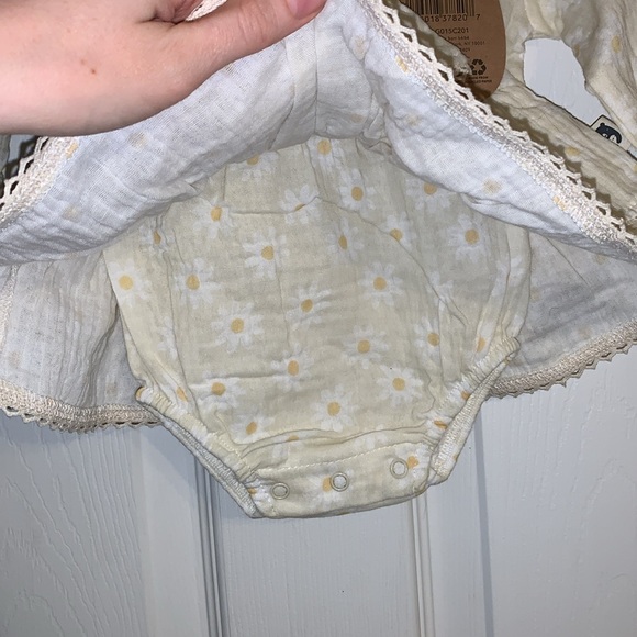 Rabbit + Bear Onesie/dress with Hat - Picture 4 of 6